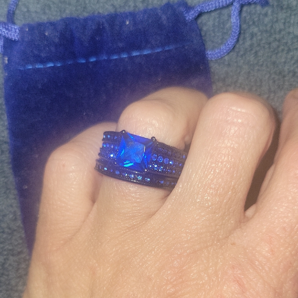 Stunning Blue Gemstone Ring